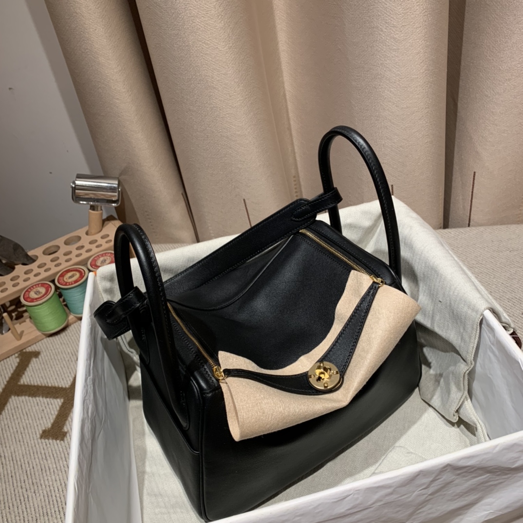 에르메스 린디백26 블랙 금장 스위프트